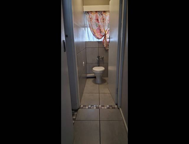 2 bed property to rent in STRAND